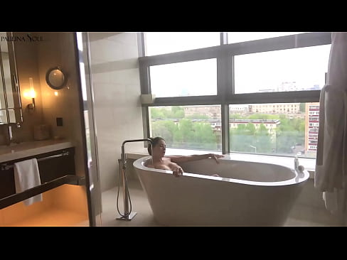 ❤️ Sayang yang luar biasa dengan penuh semangat menyentak vaginanya di kamar mandi ❤️❌ Video porno di id.masseffect1.ru
